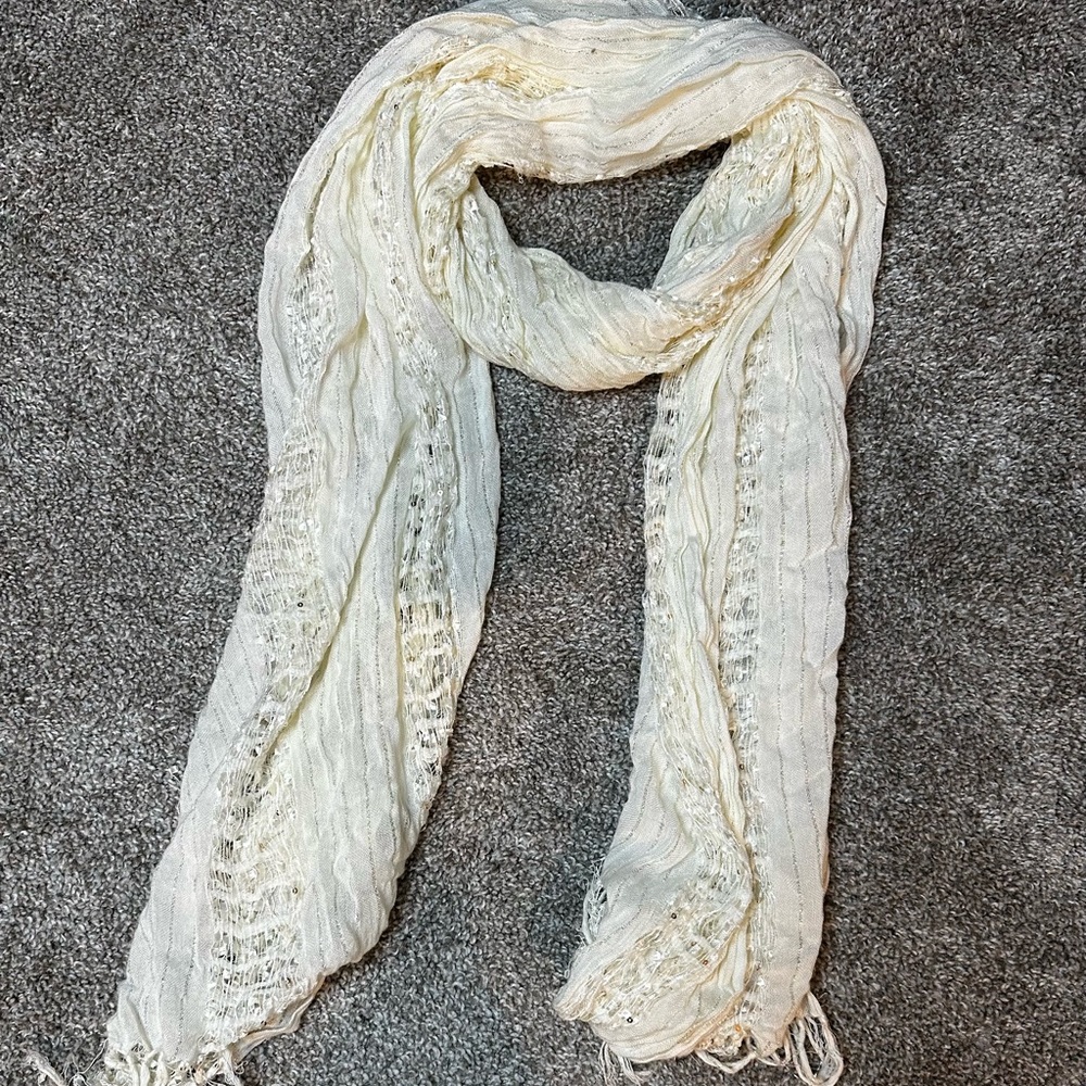 Cream scarf with fringe